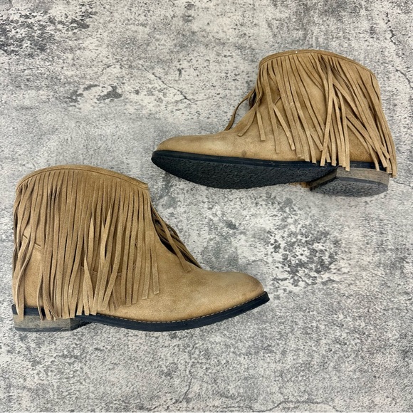NWOT H&M Beige Suede Fringes Ankle Boots - Picture 6 of 7